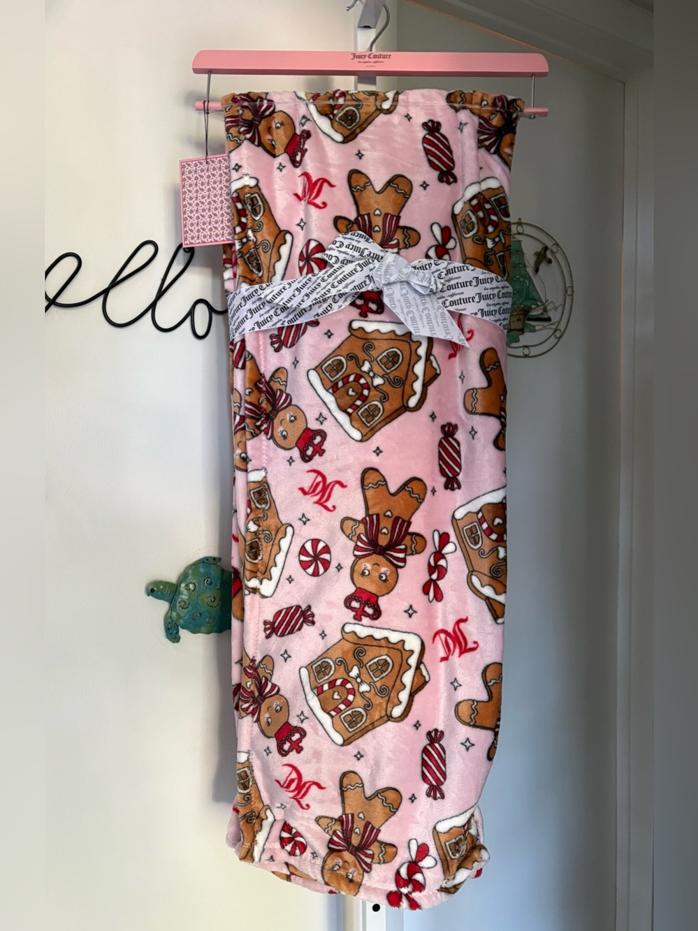 NEW Juicy Couture Pink Christmas Gingerbread Candy Plush Throw Blanket 50”x70”